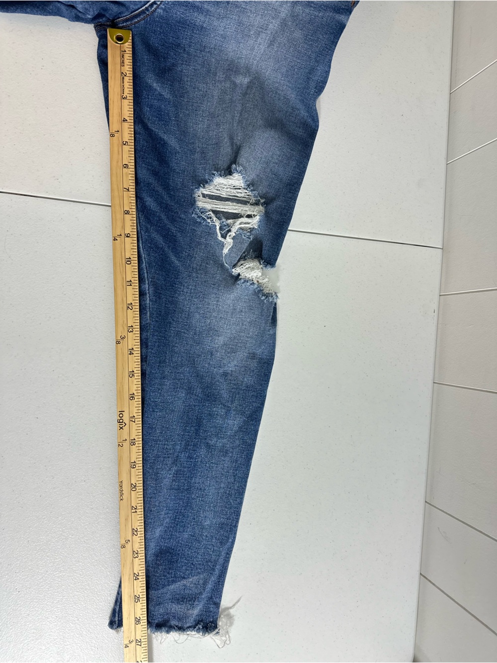 American Eagle Jeans Size 12 Short Curvy Super Hi Rise Jegging Distressed Denim - Picture 12 of 13